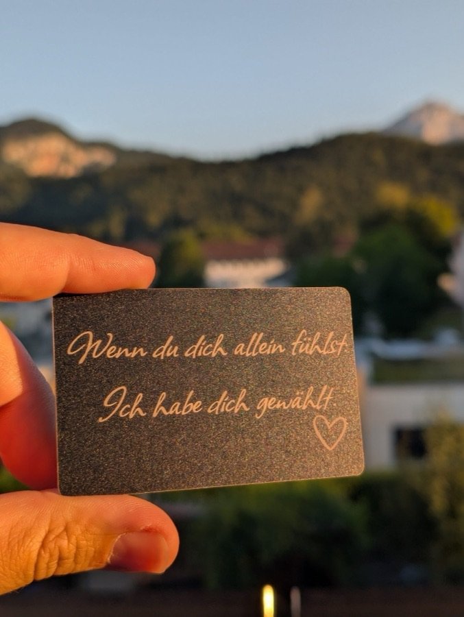 Handschrift-Gravur — deine Worte, dauerhaft im Metall